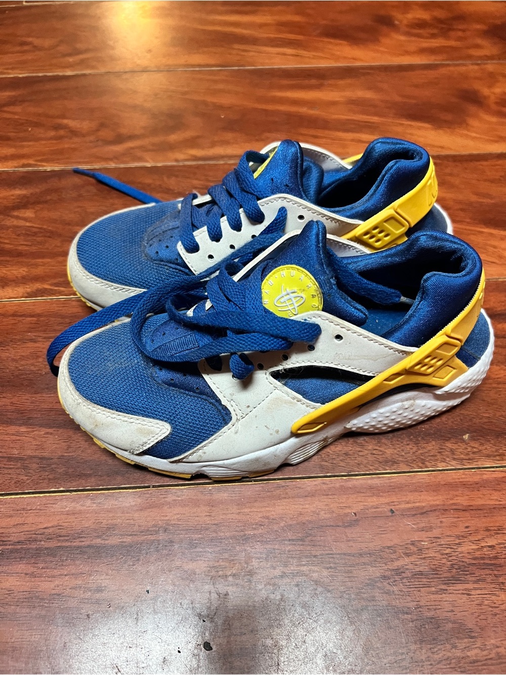 Nike Kids Blue and Yellow Sneakers